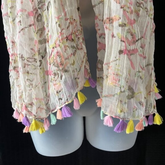 Betsy Johnson ~ Beautiful Scarf - Picture 2 of 4